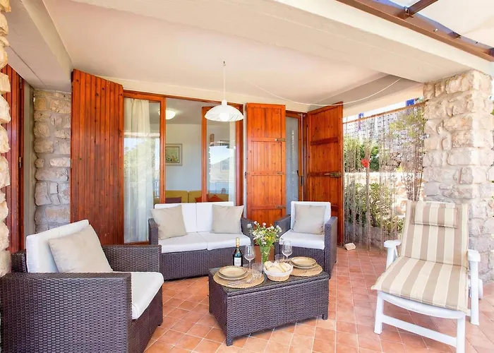 Feriehus Clicksardegna Flavia With Seafront Terrace In The Porto Conte Nature Park *