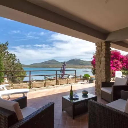 Flavia Direttamente Sul Mare Con Terrazza Incantevole Per 6 Persone Holiday home