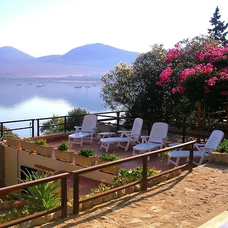 Flavia Direttamente Sul Mare Con Terrazza Incantevole Per 6 Persone Alghero