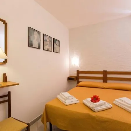 Flavia Direttamente Sul Mare Con Terrazza Incantevole Per 6 Persone Holiday home *