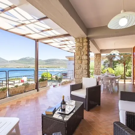 Holiday home Flavia Direttamente Sul Mare Con Terrazza Incantevole Per 6 Persone Alghero