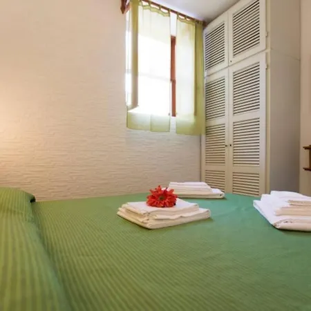 Holiday home Flavia Direttamente Sul Mare Con Terrazza Incantevole Per 6 Persone *