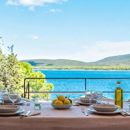 Clicksardegna Flavia With Seafront Terrace In The Porto Conte Nature Park Feriehus *