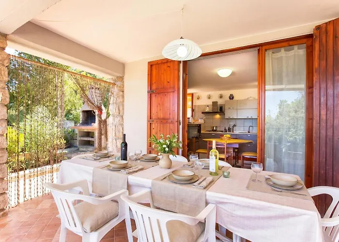 度假居 Clicksardegna Flavia With Seafront Terrace In The Porto Conte Nature Park 阿尔盖罗