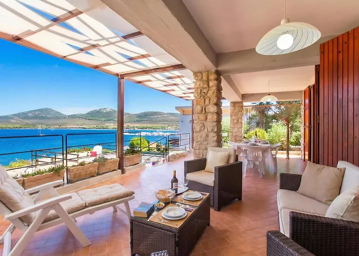 Clicksardegna Flavia With Seafront Terrace In The Porto Conte Nature Park بيت للعطل